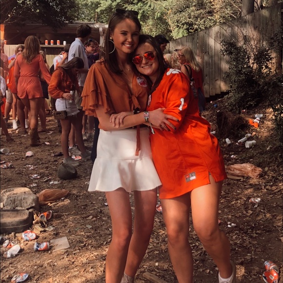 Meet your Posher, Cati Beth - Picture 8 of 8